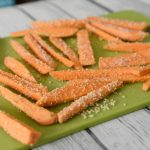 How to make sweet potato fries in an air Fryer is super easy, just lightly coat them with olive oil, panko and garlic, onion and chili powder